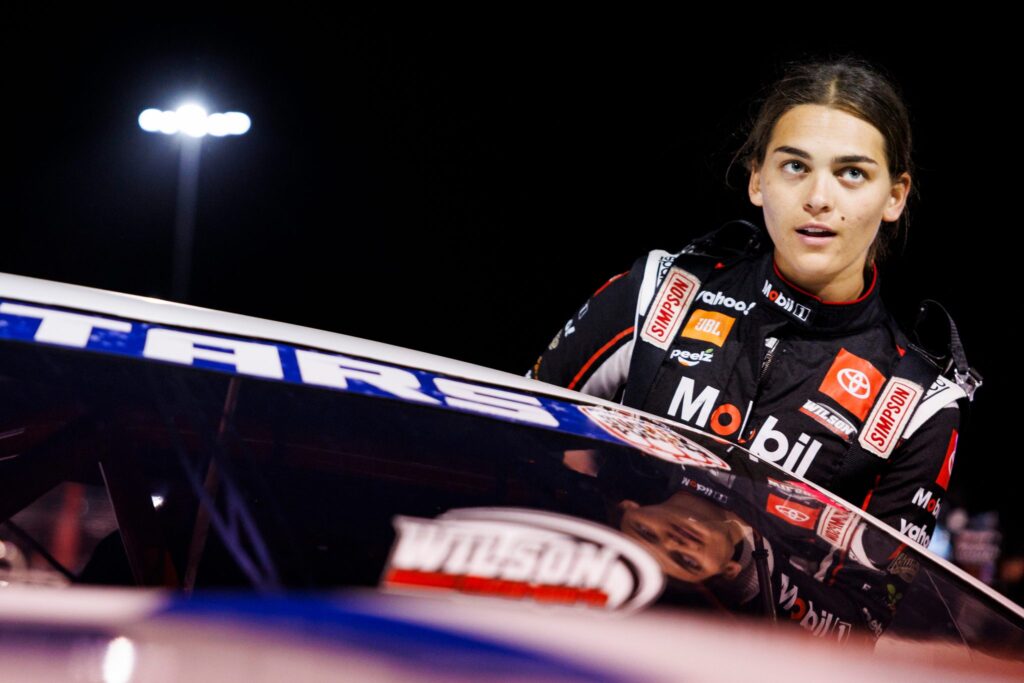 Diversity highlights a stacked ARCA Menards Series field at Phoenix